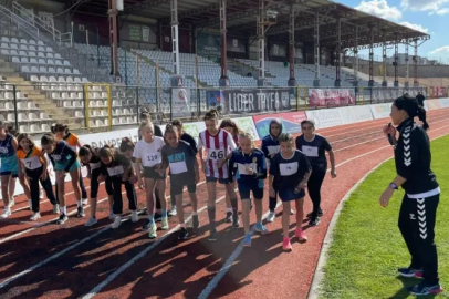 Bandırma'da 100. Yıl Atletizm Heyecanı 247 Sporcuyla Yaşandı