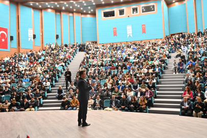 Balıkesir'de Yücel Yılmaz'ın liderliğinde Girişimcilik Zirvesi Gerçekleşti