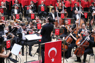 Cumhuriyet Müzesi'nde CSO ve Korodan 100. Yıl Konseri