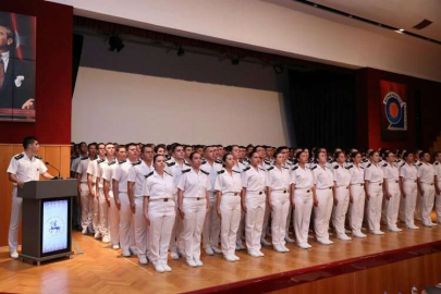 Dokuz Eylül'de genç denizciler yemin etti
