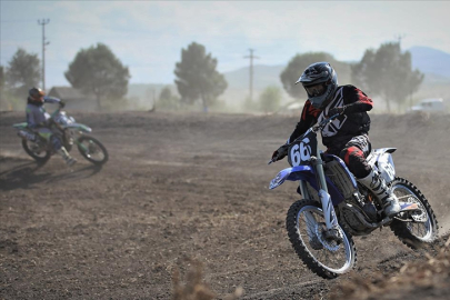 Motokros Türkiye  Şampiyonası Gönen'de Nefes Kesti