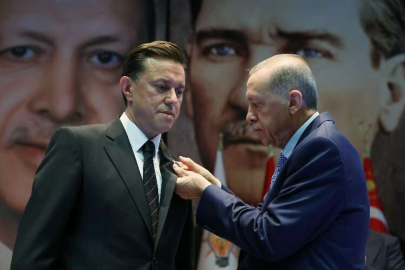 MKYK Toplantısı: Erdoğan, Hatipoğlu’na Rozet Taktı