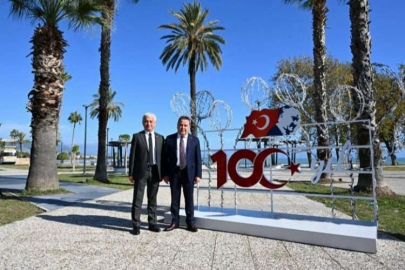 Finike Cumhuriyet Meydanı 100'üncü yıla yakıştı