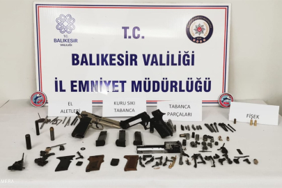 Sındırgı'da İş Yerinde Silah Bulunduran Şahıs Yakalandı