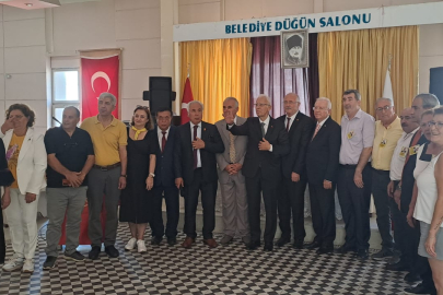 Türkmen, Bandırma Emekliler Derneği Başkanlığına Yeniden Seçildi