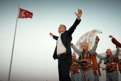 Balıkesir'in 102. Kurtuluş Yılına Anlamlı Film ve Zeybek Kutlaması