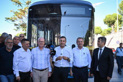 Başkan Akın Ayvalık’ta Elektrikli Otobüs Test Sürüşü Yaptı