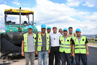 Başkan Akın, Sıcak Asfalt Çalışmalarını Yerinde İnceledi