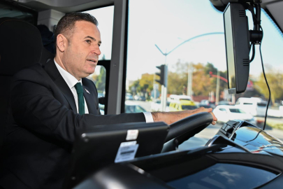 Balıkesir'de Yeni Otobüsle Başkan Akın Test Sürüşü Yaptı