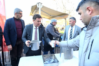 Erkan Aydın'dan vatandaşlara çorba ikramı