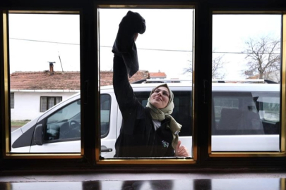 Bursa İnegöl Belediyesi'nden yaşlılara bayram temizliği