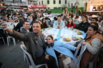 İzmir Bornova’da Kadir Gecesi’nde büyük iftar buluşması