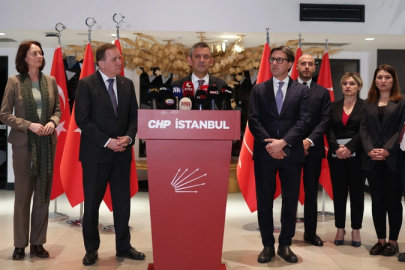 Özgür Özel: “Sütte leke var bizim başkanlarımızda yok”