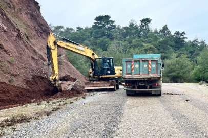 Manisa'da yol çalışmalarına devam