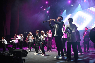 Başkan Akın, Balıkesirlilerle Müzik Coşkusunu Paylaştı