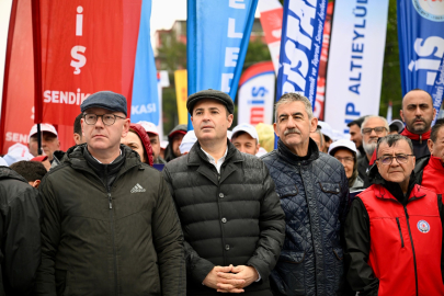 Başkan Akın, 1 Mayıs’ı Coşkuyla Emekçilerle Kutladı