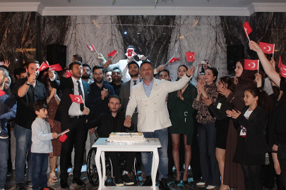 Bursa’da genç inşaat mühendislerinden 19 Mayıs coşkusu