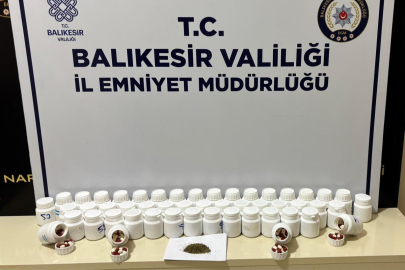 Bandırma’da 2.663 Sentetik Ecza ve Esrar Ele Geçirildi