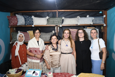 Ayvalık’ta Kadın Emeği Çarşısı’na Yoğun İlgi