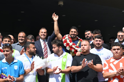 Başpehlivan Enes Doğan’a Balıkesir’de Coşkulu Karşılama