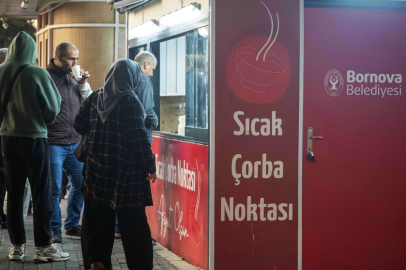 İzmir Bornova’da vatandaşlara sıcak çorba ikramı başladı