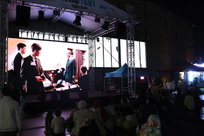 Kocaeli'de “Ölü Ozanlar Derneği” ilgiyle izlendi