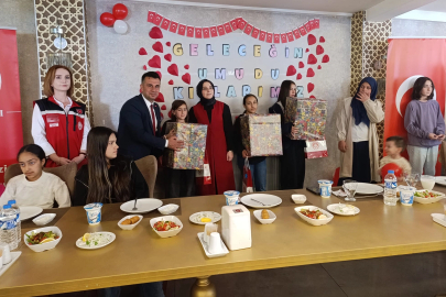 Erzurum'da 'Geleceğin Umudu Kızlarımız' ile kız çocuklarına destek