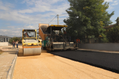 Bursa İnegöl’de 5 sokakta asfalt seferberliği