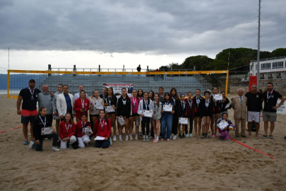 Büyükşehir ve Burhaniye'den Kız Çocuklarına Voleybol Turnuvası