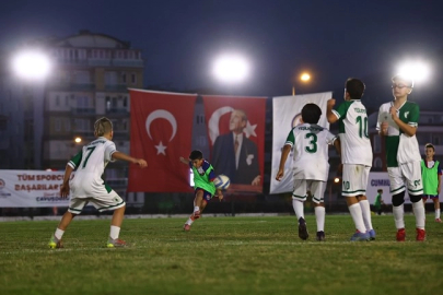 Denizli'de Gençler “Cumhuriyet” için sahaya çıktı