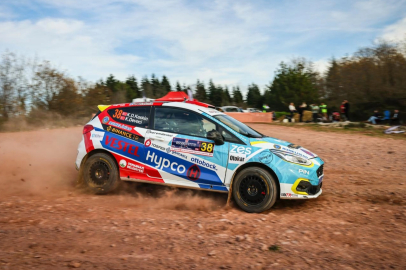 Bursa Osmangazi'nin gururundan podyumda çifte başarı