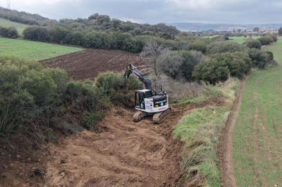 Manisa Büyükşehir tarım arazilerini taşkınlara set oluyor