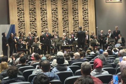 Bursa'da 'Kalpten Dile Ezgiler' konserine yoğun ilgi