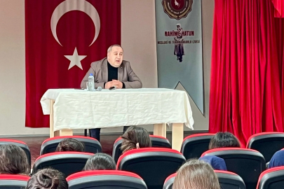 Osmaniye’de gençlere medya uyarısı: Her gördüğünüz bilgiye inanmayın