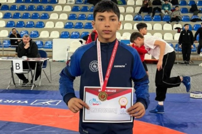 Ağrı'nın gururu Berat Çelik Rize’de şampiyon oldu