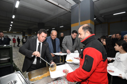 Bursa Osmangazi'de Başkan Aydın Yunuseli’nde vatandaşlarla iftarda buluştu