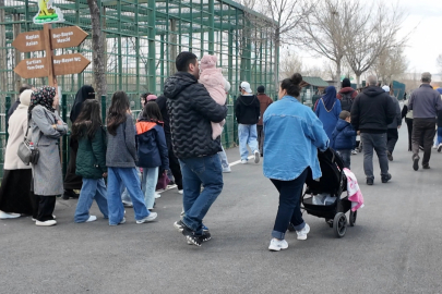 Kayseri'de hayvanat bahçesinde bayram yoğunluğu