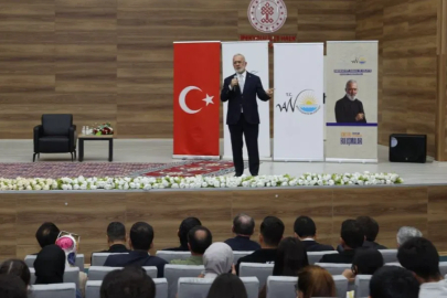 Yazar Yenişehirlioğlu gençlerle buluştu