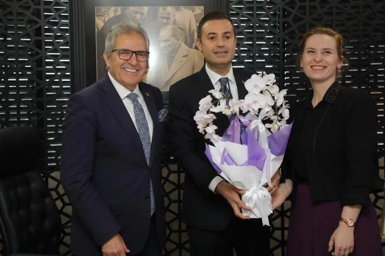 Bandırma Belediye Başkanı Mirza'dan Ahmet Akın'a Tebrik Ziyareti